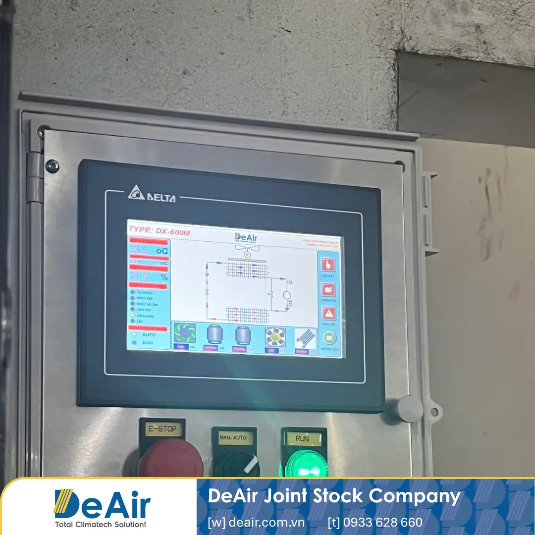 Daxwell heat-pump dryer screen operating in drying room