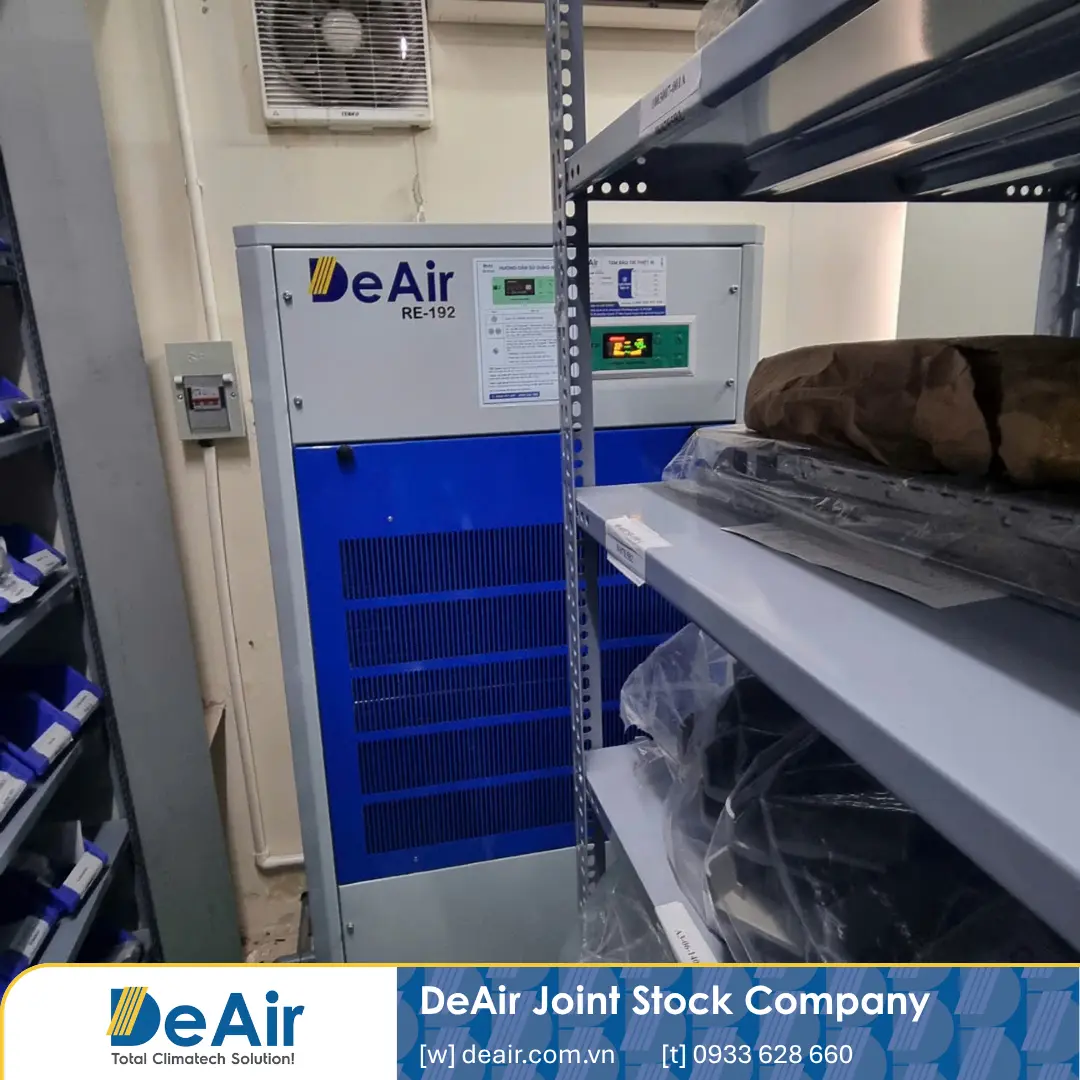 Máy hút ẩm công nghiệp DeAir RE-192 vận hành tại kho nội thất máy bay