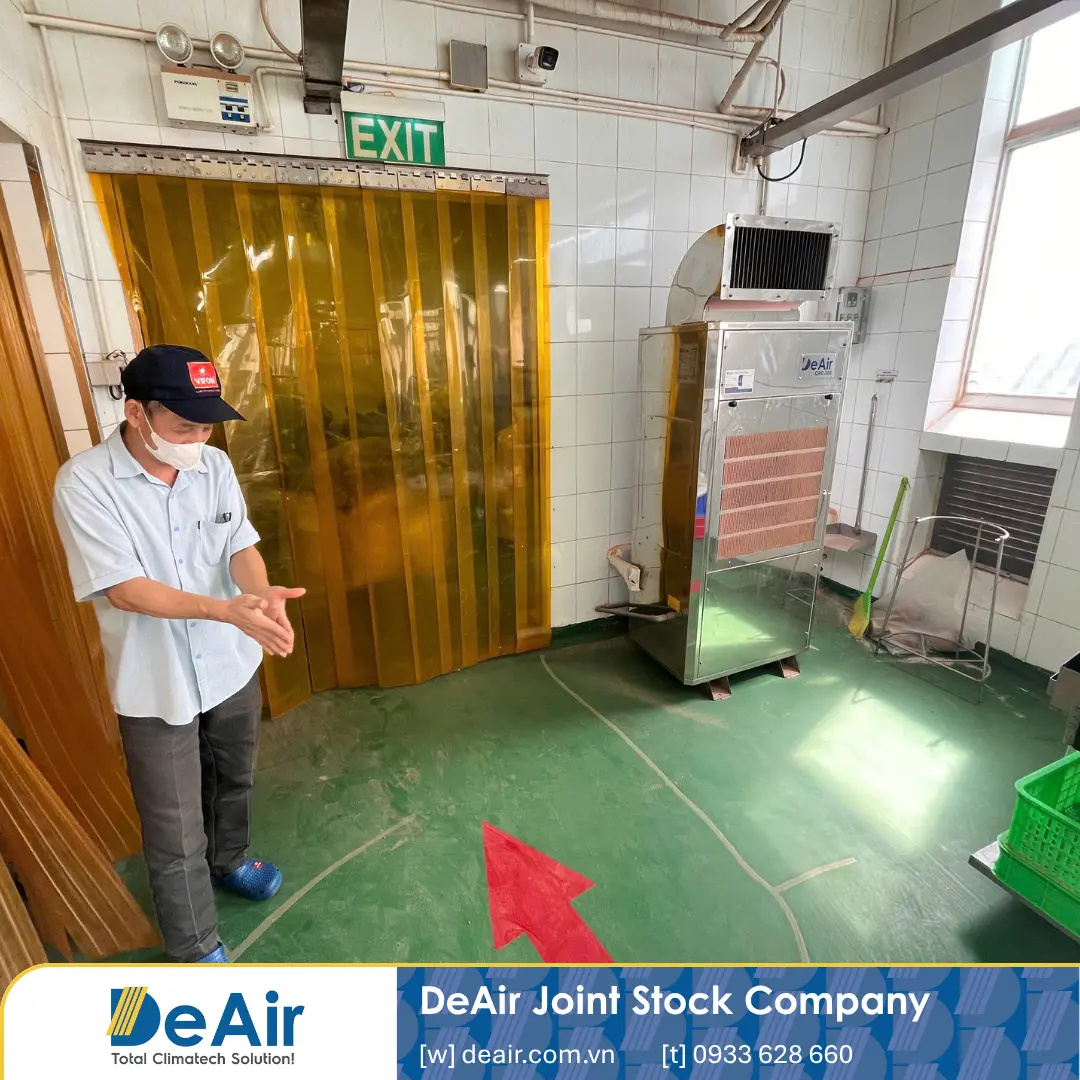 Isothermal DeAir.CRE-300 stainless steel dehumidifier in a spice production room