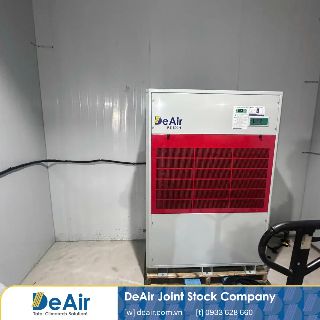 Máy sấy heat-pump DeAir.RE-600H được đưa vào vị trí lắp đặt