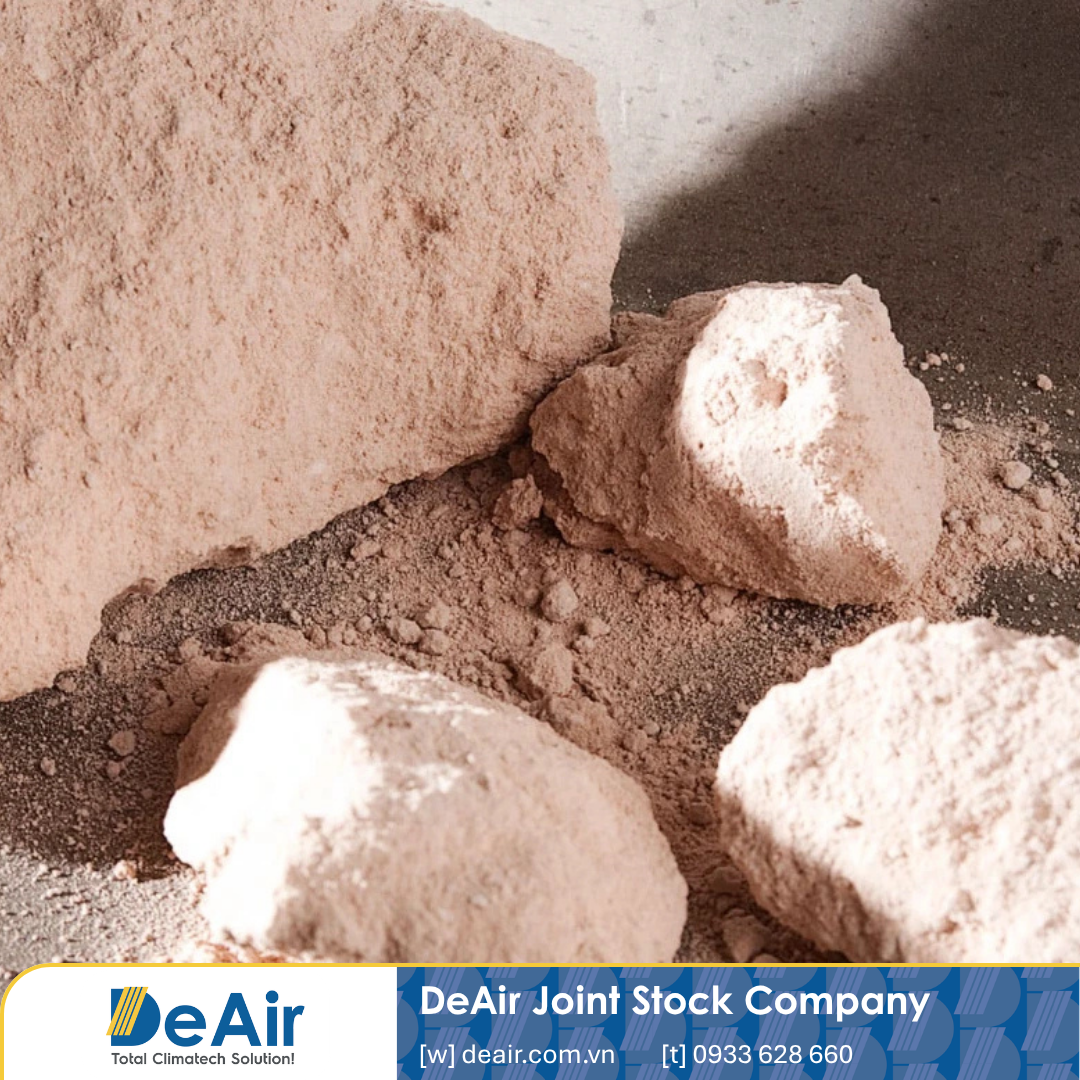 Powdered ingredients are prone to clumping when humidity is high