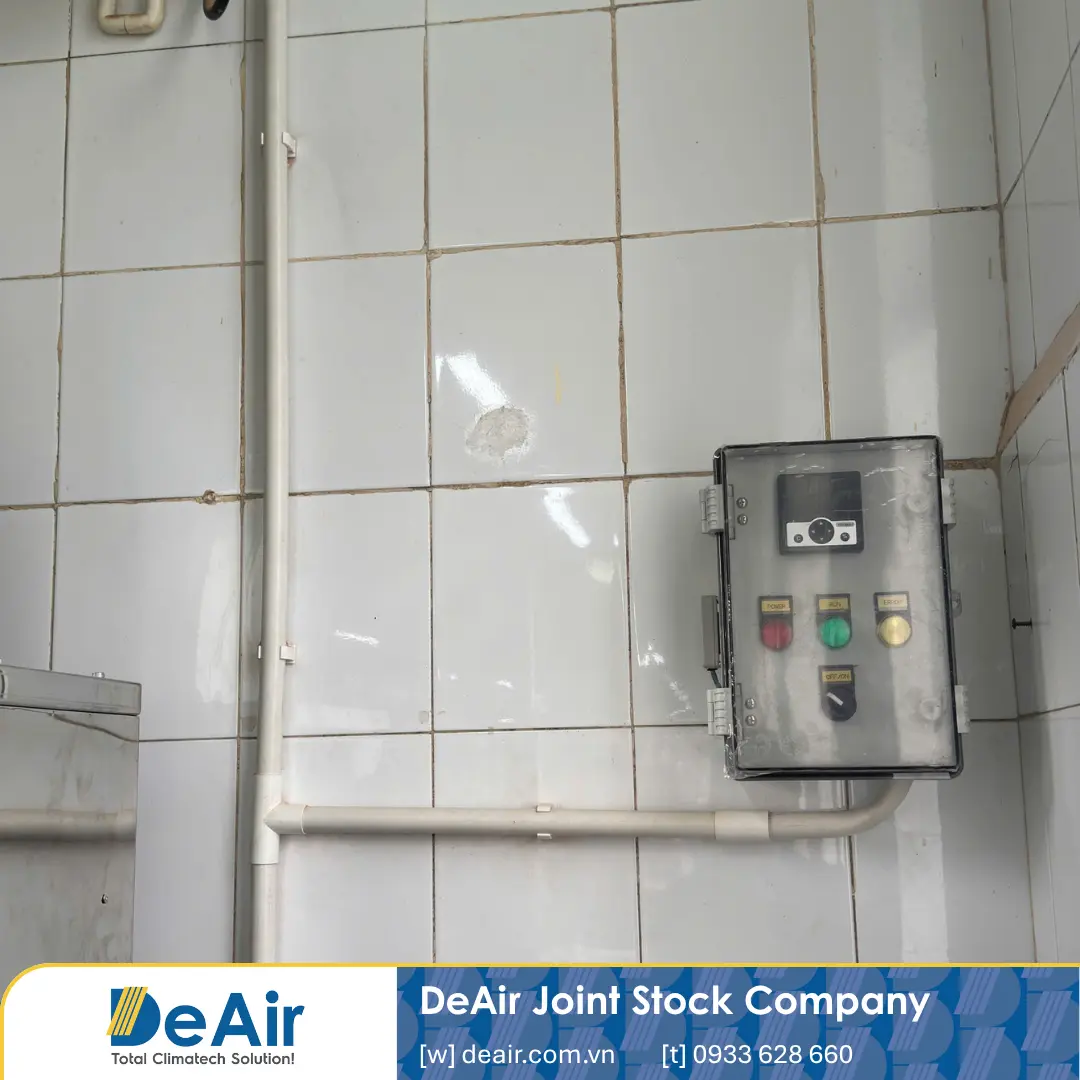 External control cabinet for the isothermal dehumidifier