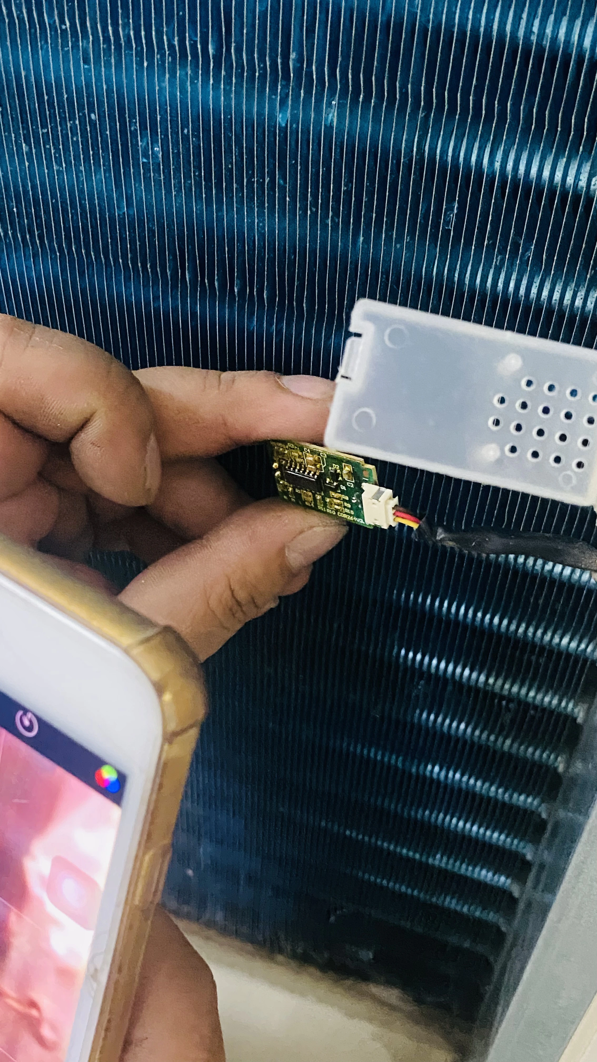 Chụp ảnh linh kiện cần thay thế để thông tin chính xác nhất