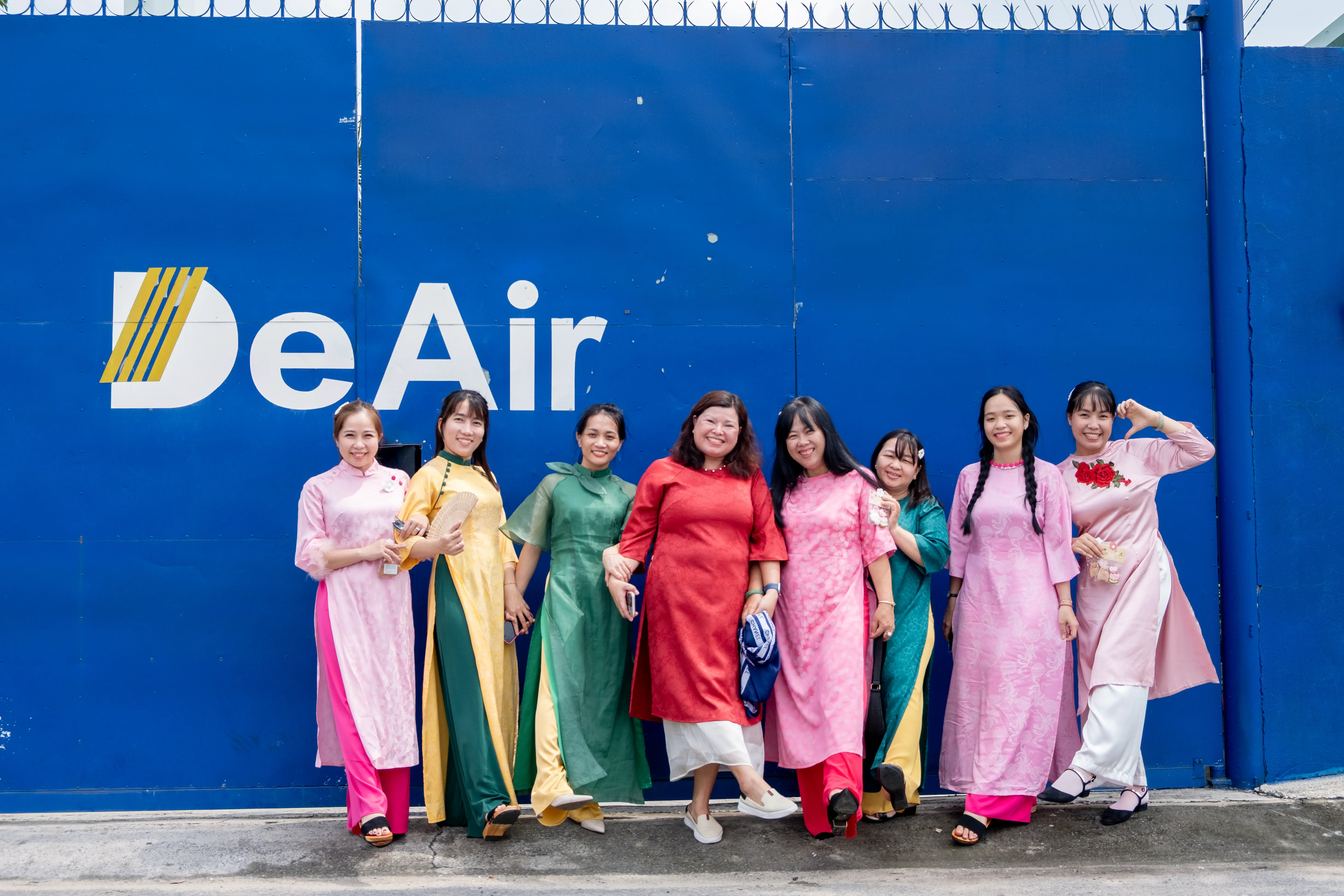 A beautiful moment of a DeAir female employee